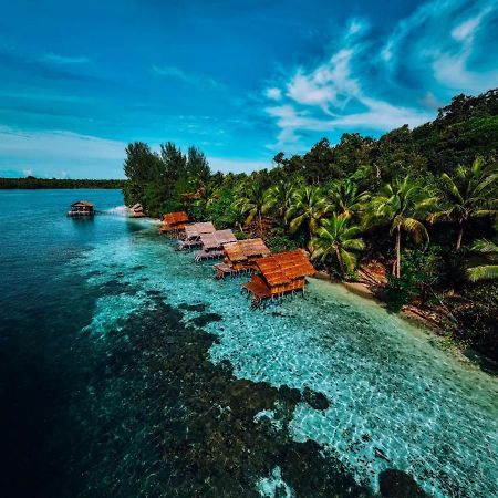 Meos Ambower Homestay Raja Ampat Fam Esterno foto