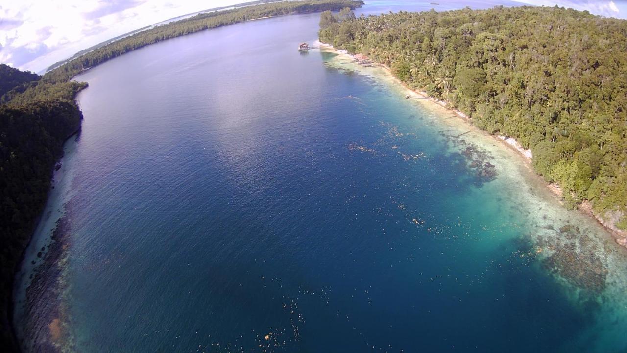 Meos Ambower Homestay Raja Ampat Fam Esterno foto