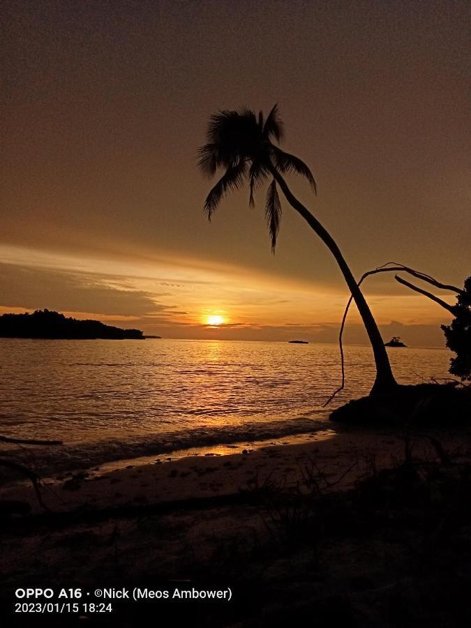 Meos Ambower Homestay Raja Ampat Fam Esterno foto