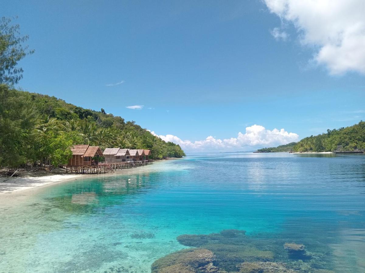 Meos Ambower Homestay Raja Ampat Fam Esterno foto