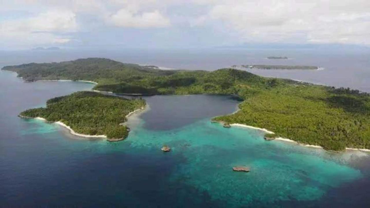 Meos Ambower Homestay Raja Ampat Fam Esterno foto