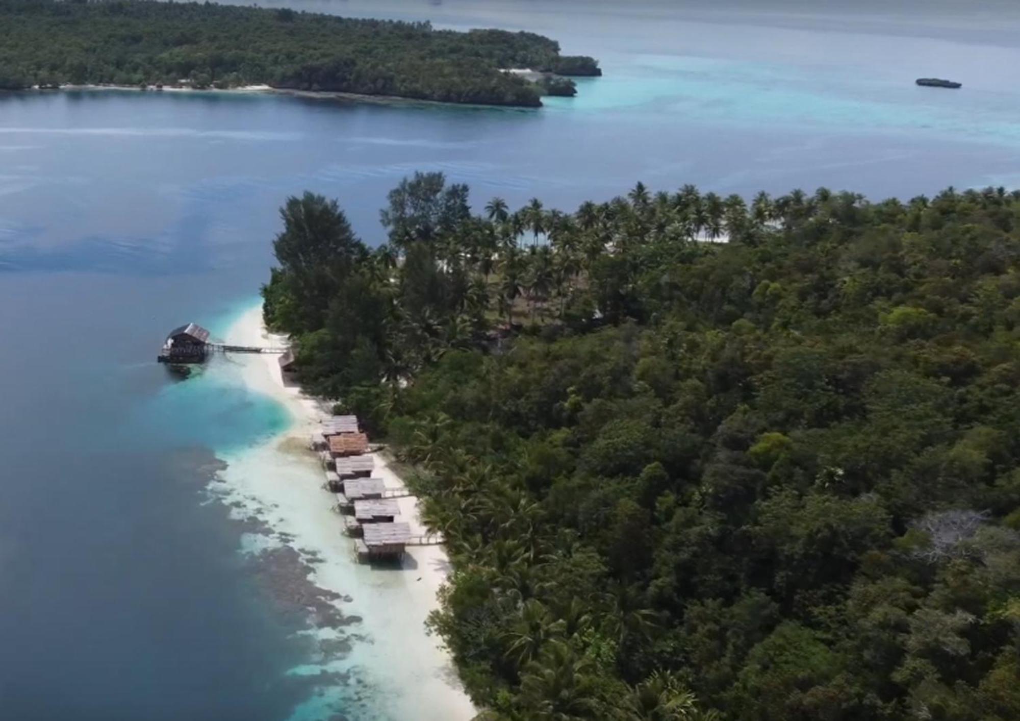 Meos Ambower Homestay Raja Ampat Fam Esterno foto