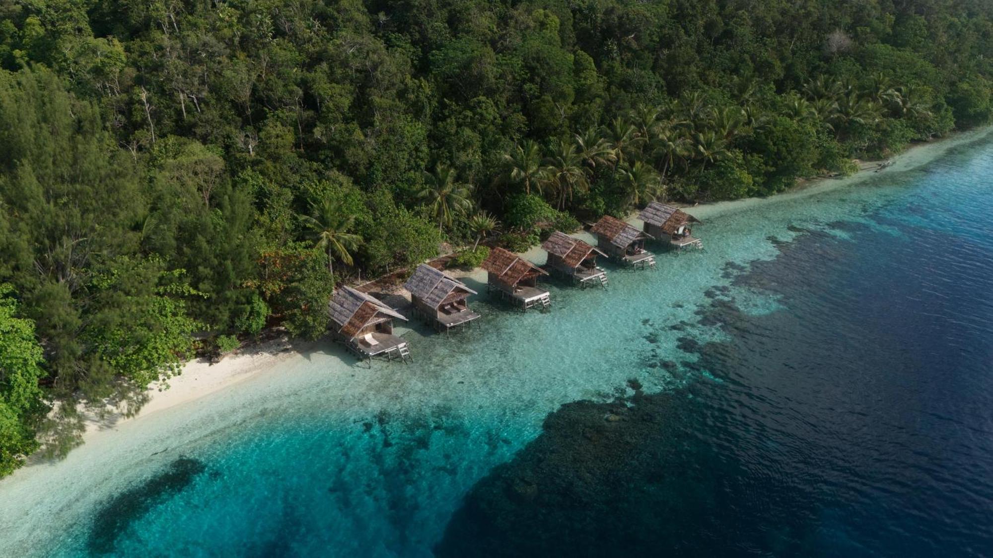 Meos Ambower Homestay Raja Ampat Fam Esterno foto
