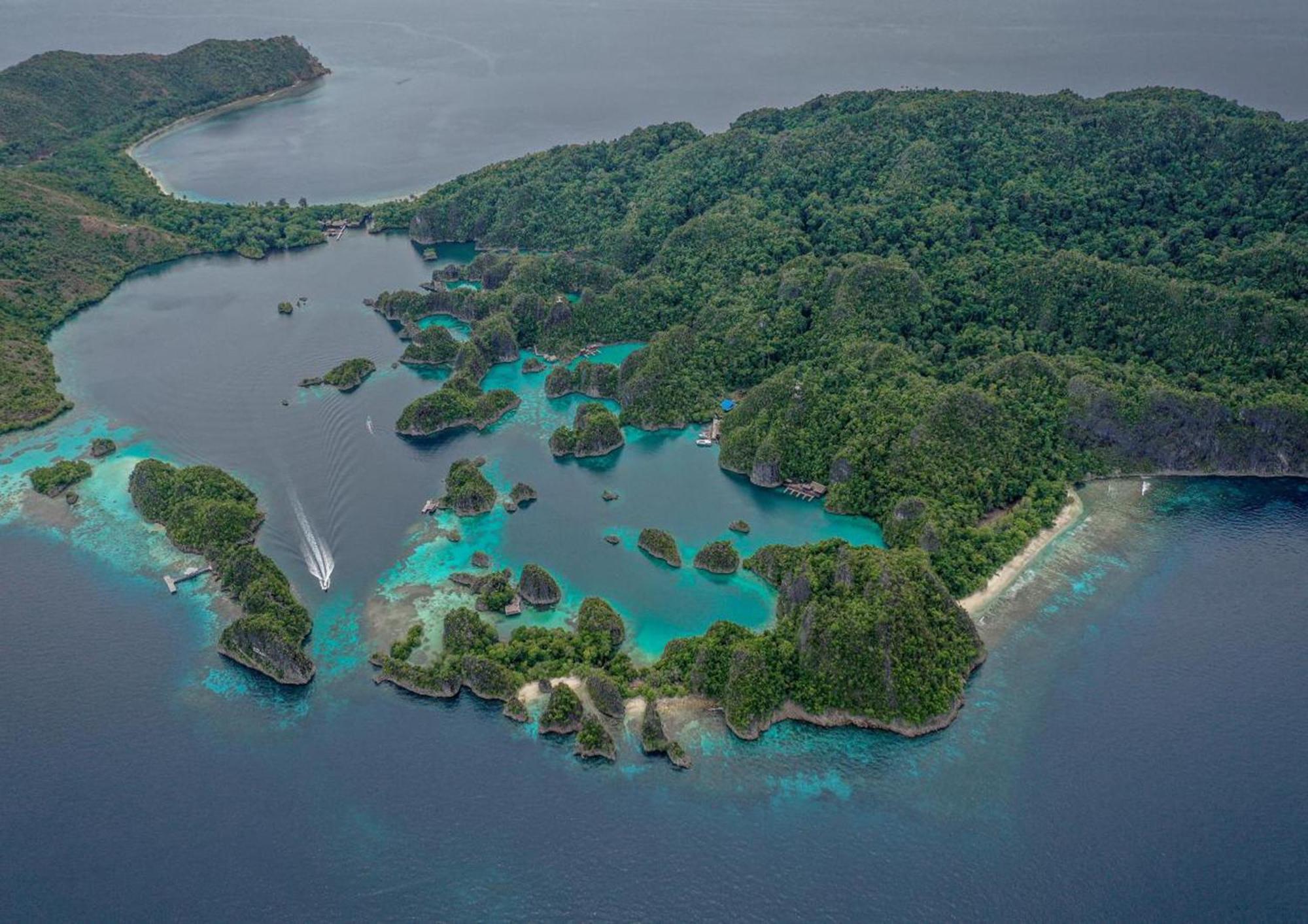 Meos Ambower Homestay Raja Ampat Fam Esterno foto