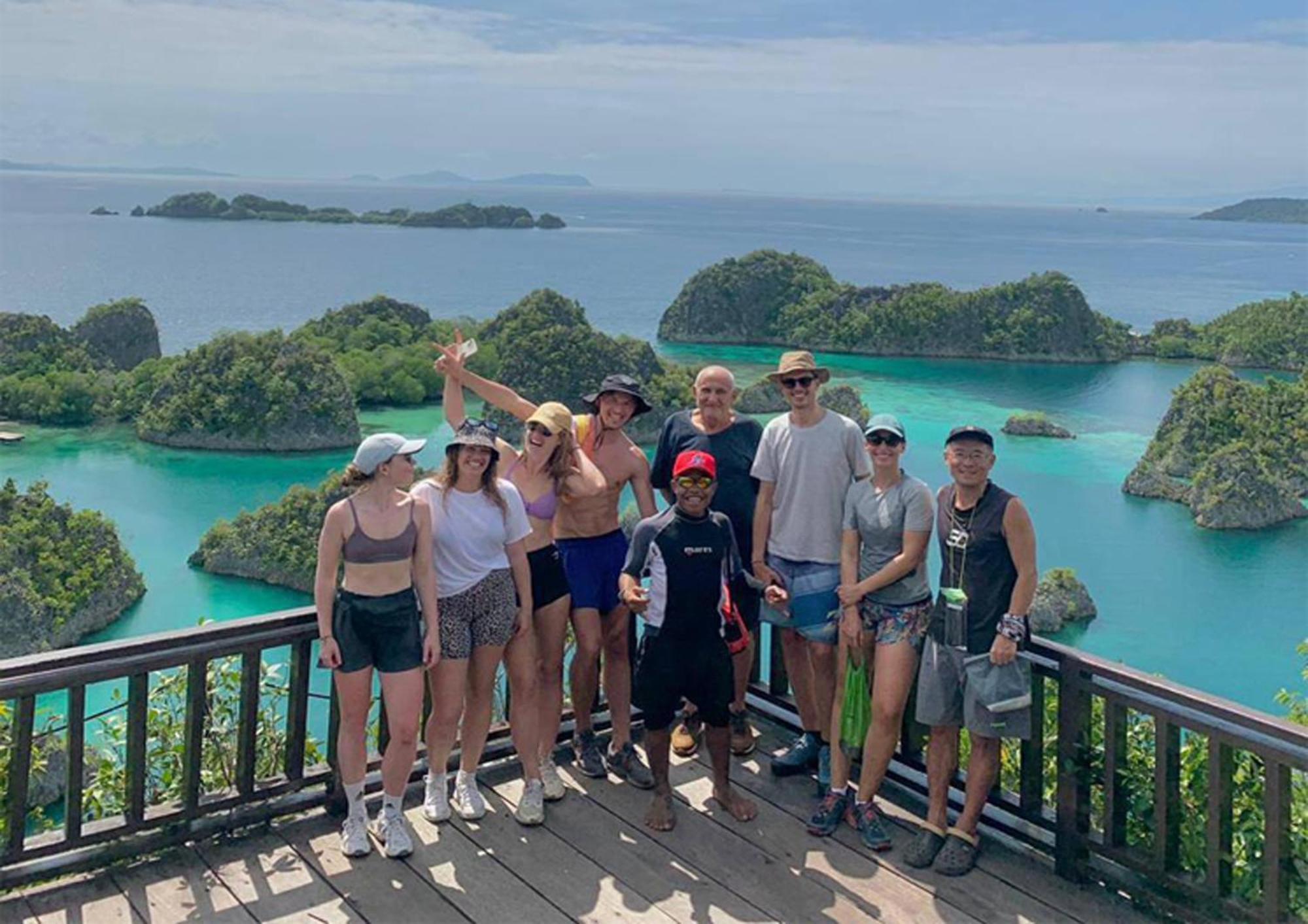 Meos Ambower Homestay Raja Ampat Fam Esterno foto